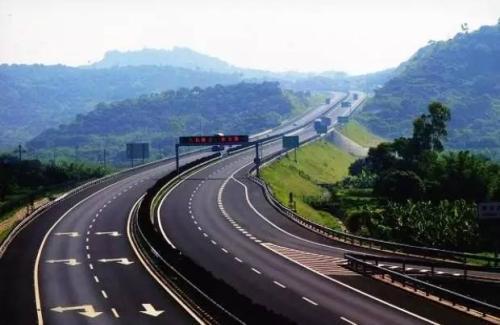 同三高速市政護(hù)欄 同三高速市政護(hù)欄